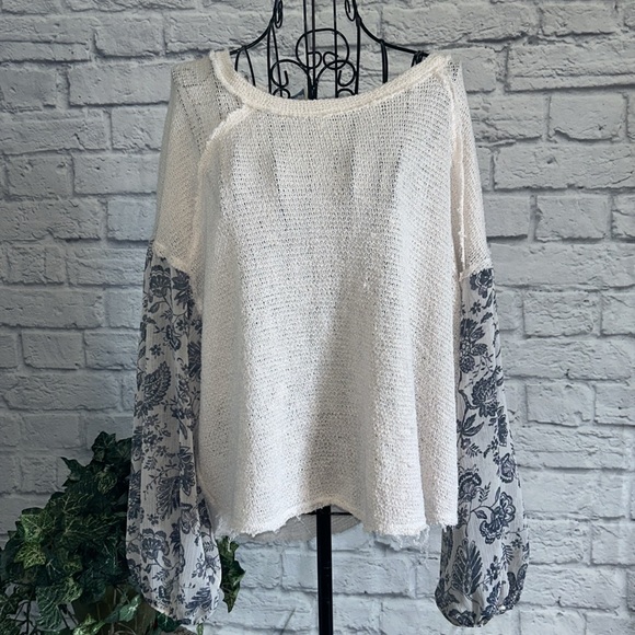 Blue Rain oversized mixed media pull over long sleeve flowy top - Picture 2 of 6